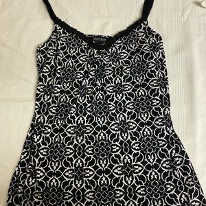 Beautiful camisole by White House Black market